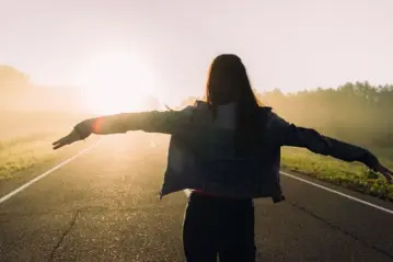 拋開陰霾 擁抱光芒