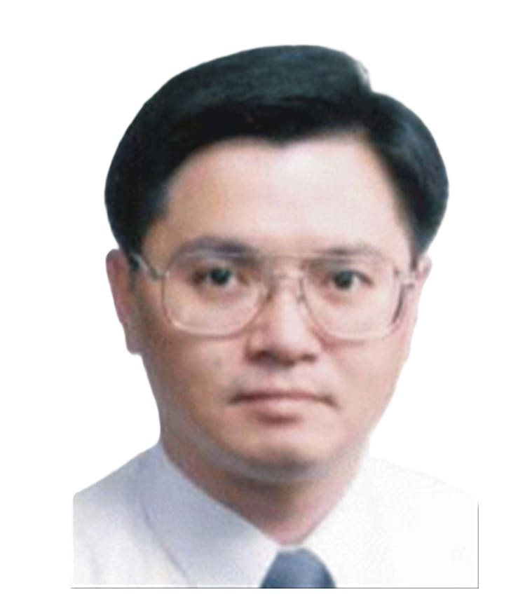 呂育任