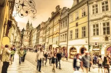 大稻埕如何再次創造風華？ 街區再造面臨困境與因應對策之初探