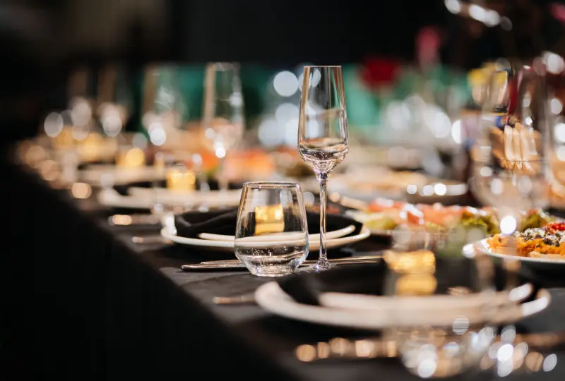 從菜色創新到服務設計    精緻化、科技化、永續化       全面搶攻尾牙商機