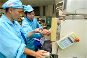 嘉友電子 做中學校門直通企業大門