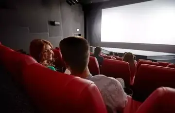 滿足視覺及味覺的電影院