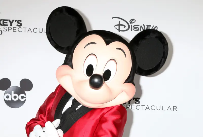 AI與虛擬角色的新戰局　Disney強勢出手AI時代的角色人格反擊戰