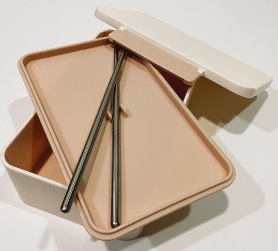 循拾選擇PP作為環保餐盒的材質，不但可耐酸鹼及耐高低溫，還可以回收重複使用